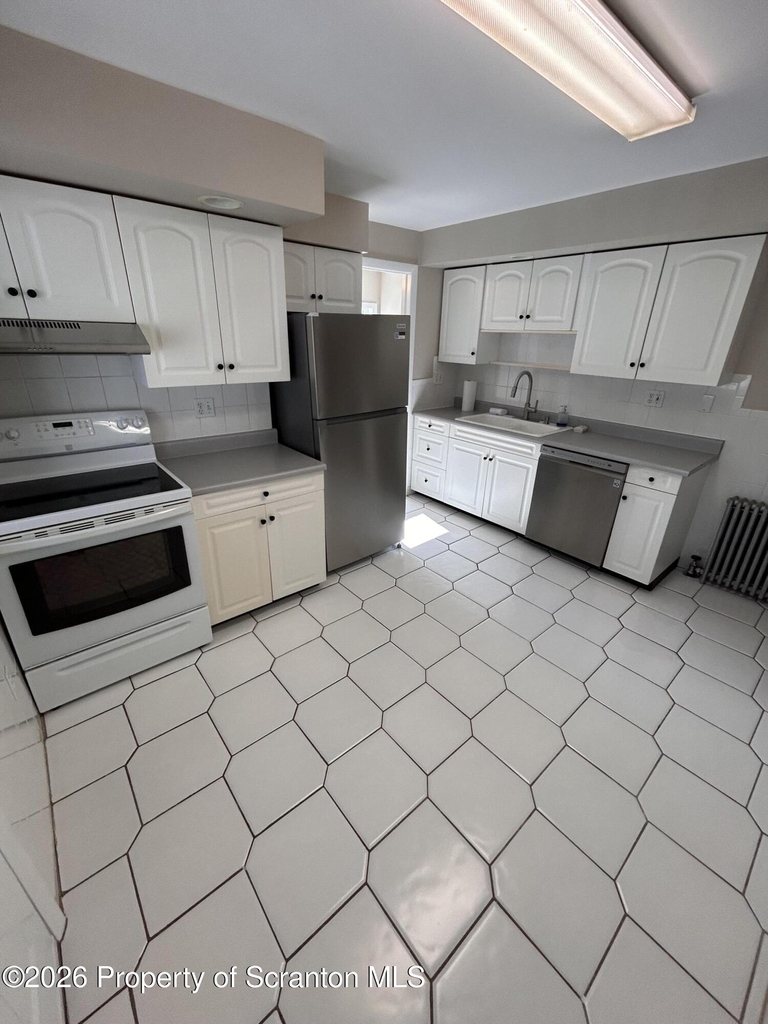 832 Brook Street - Photo 7