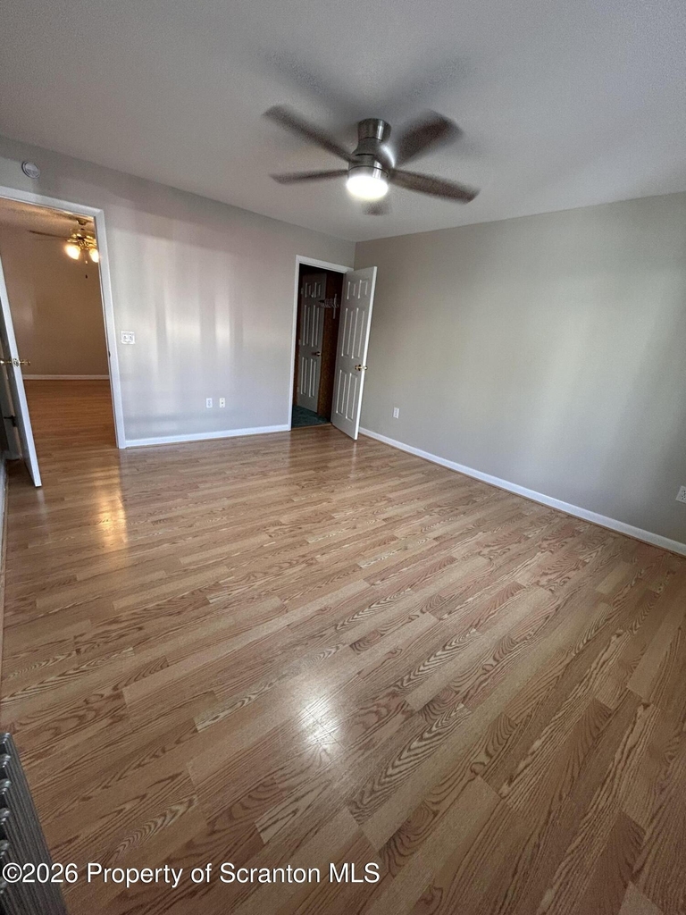 832 Brook Street - Photo 5