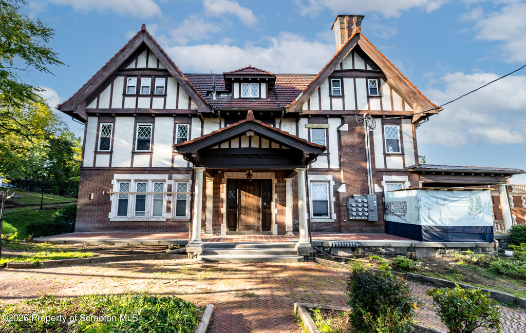 1140 Olive Street - Photo 0