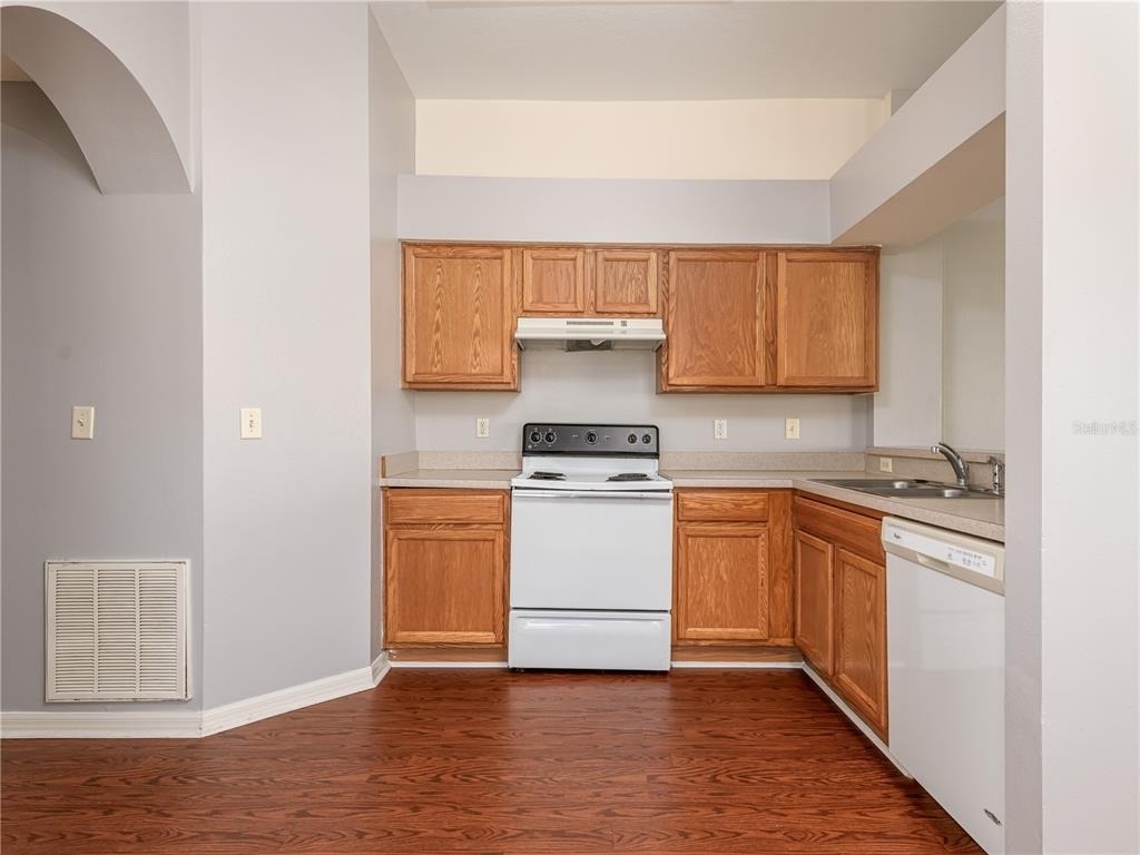 7608 Merchantville Circle - Photo 10