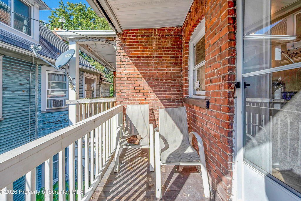 533 S Franklin Street - Photo 6