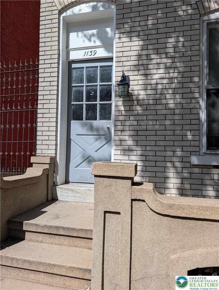 1139 W Turner Street - Photo 0