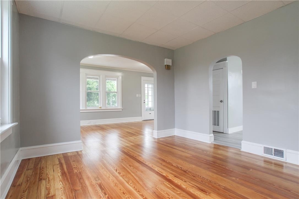 933 Philadelphia Road - Photo 5