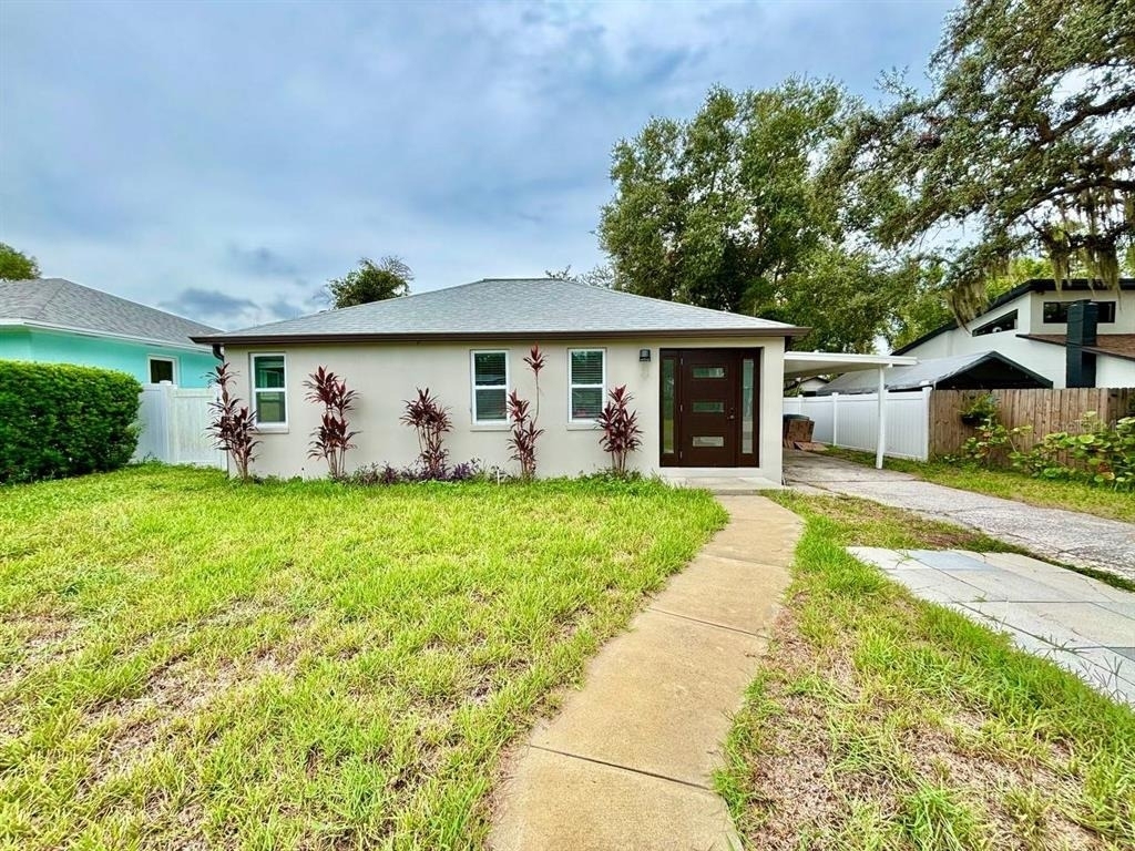 425 Orangewood Drive - Photo 2