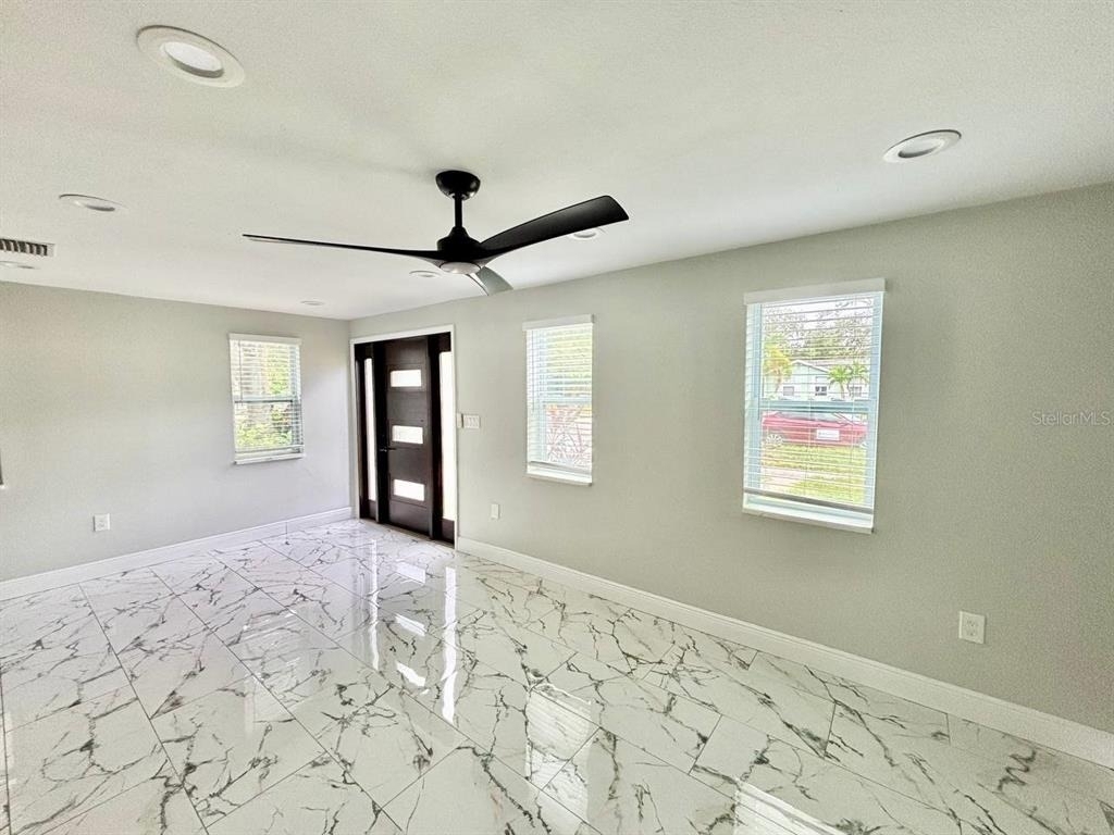 425 Orangewood Drive - Photo 5