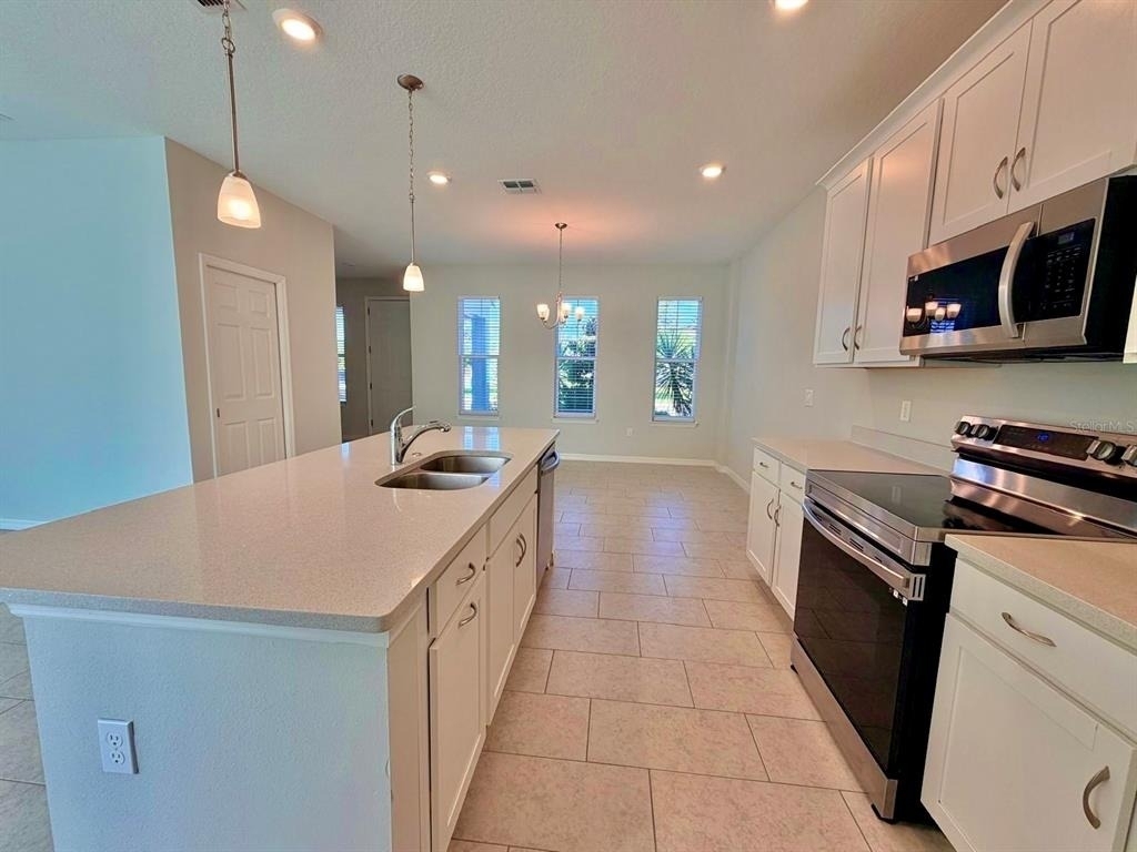 5062 Avalon Park Boulevard - Photo 5