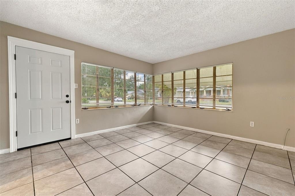 116 W Osborne Avenue - Photo 6