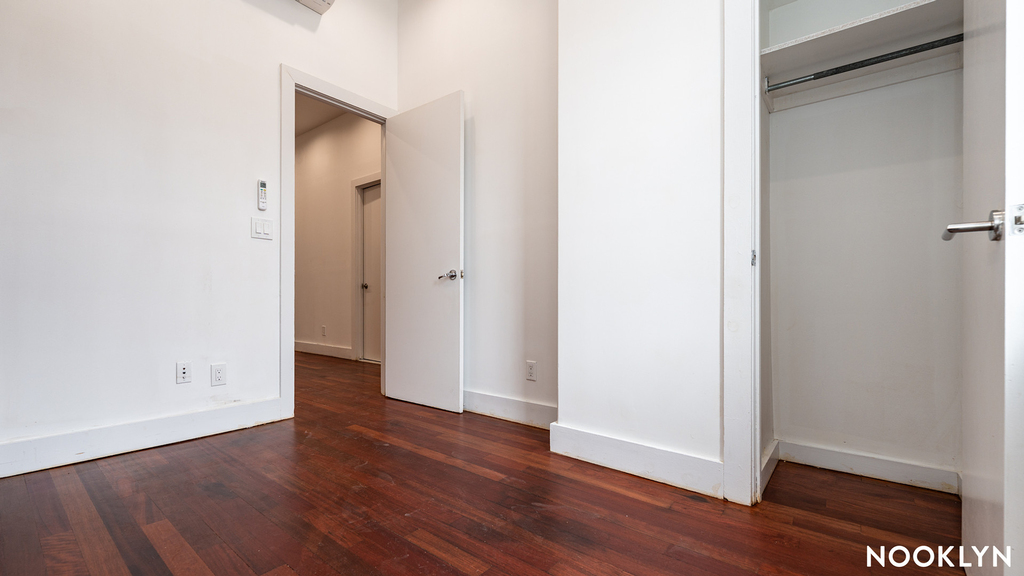 276 Boerum St - Photo 13