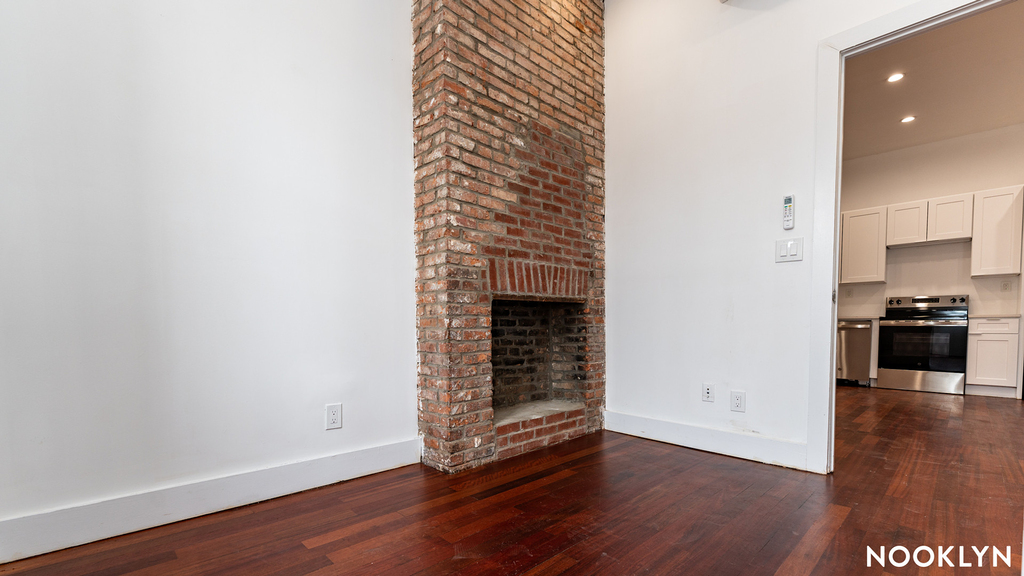276 Boerum St - Photo 12