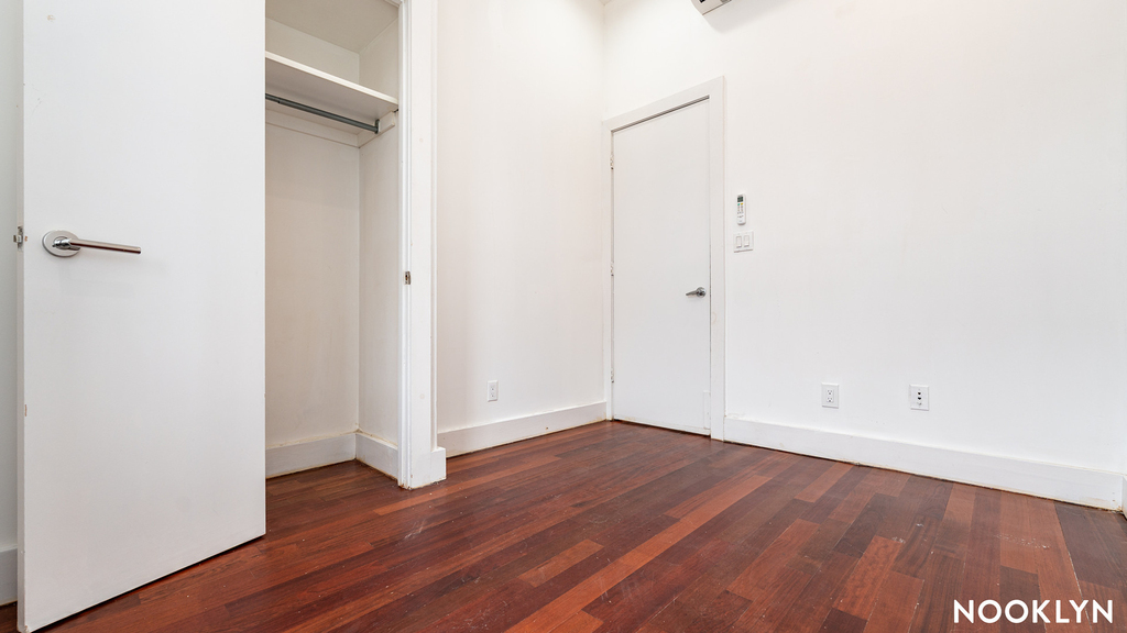 276 Boerum St - Photo 7