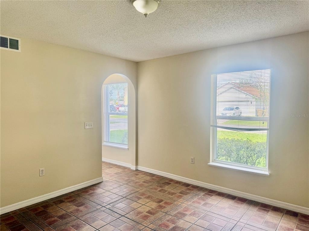 1131 Chichester Court - Photo 6