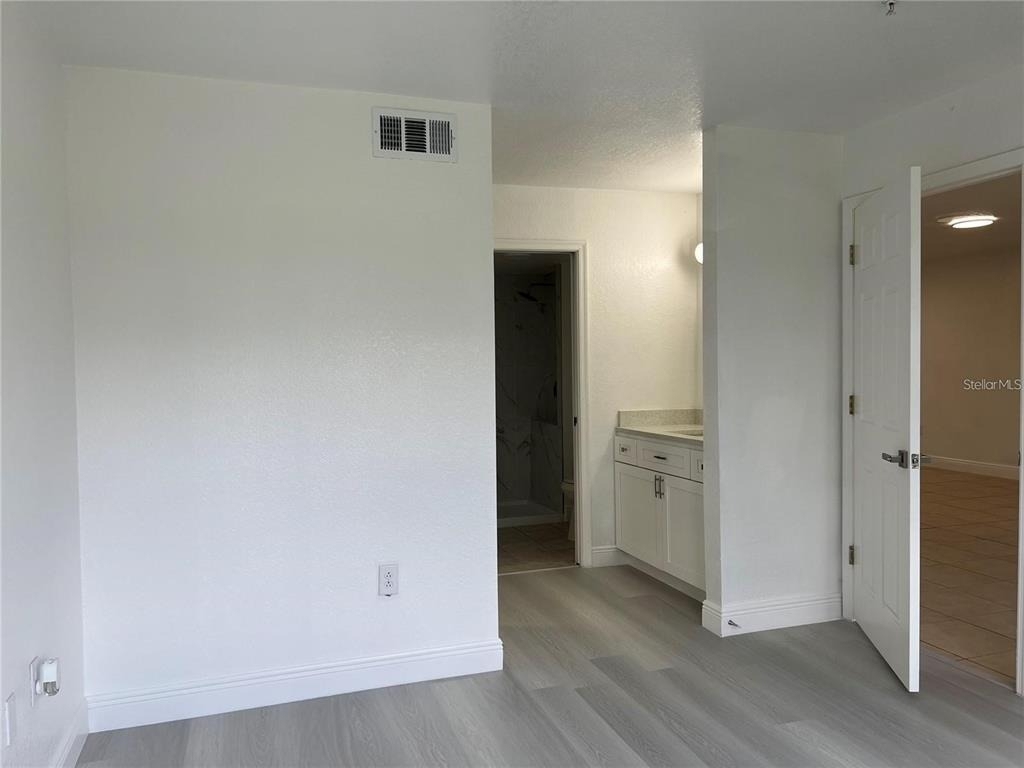13905 Fairway Island Drive - Photo 7