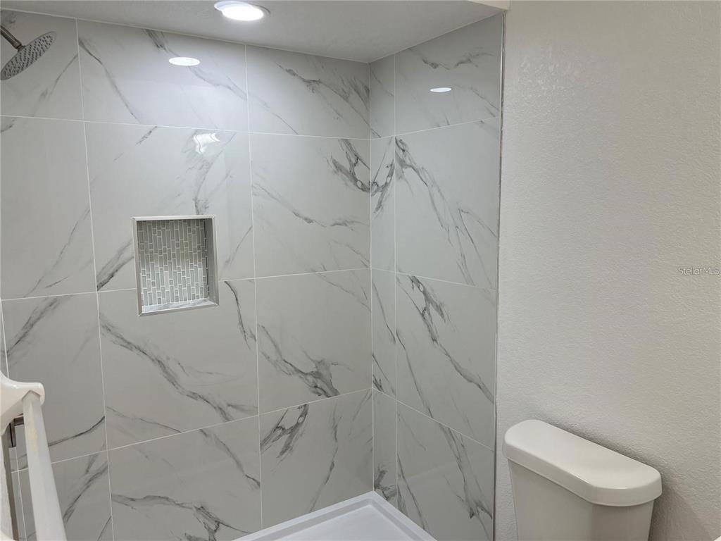 13905 Fairway Island Drive - Photo 15