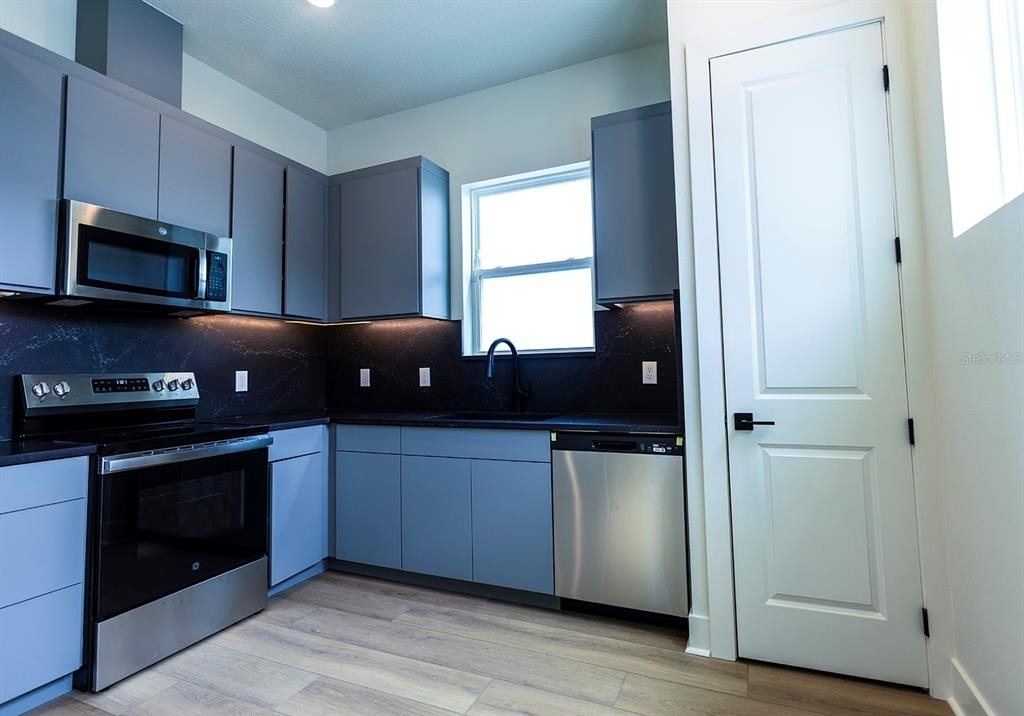 9620 Duflo Way - Photo 2