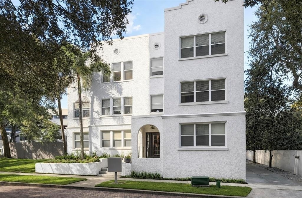 515 E Pine Street - Photo 0