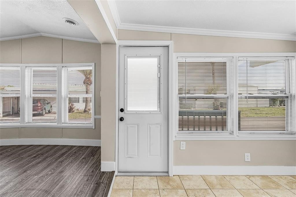 1475 Flamingo Drive - Photo 3