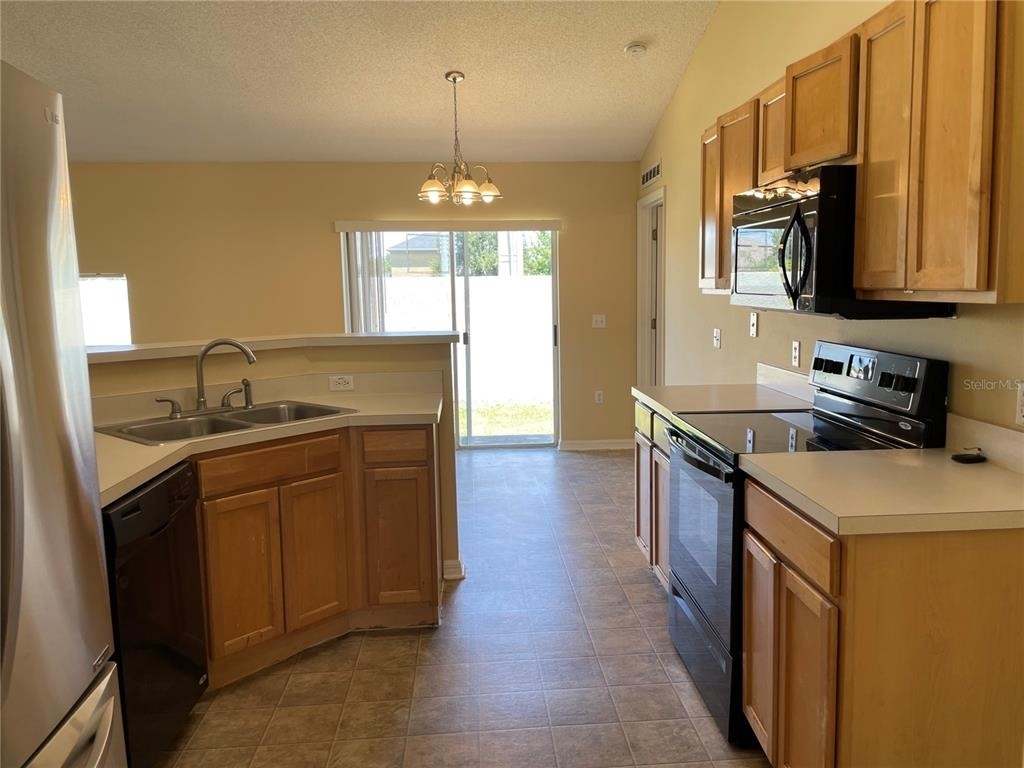 1804 Ashton Park Place - Photo 4