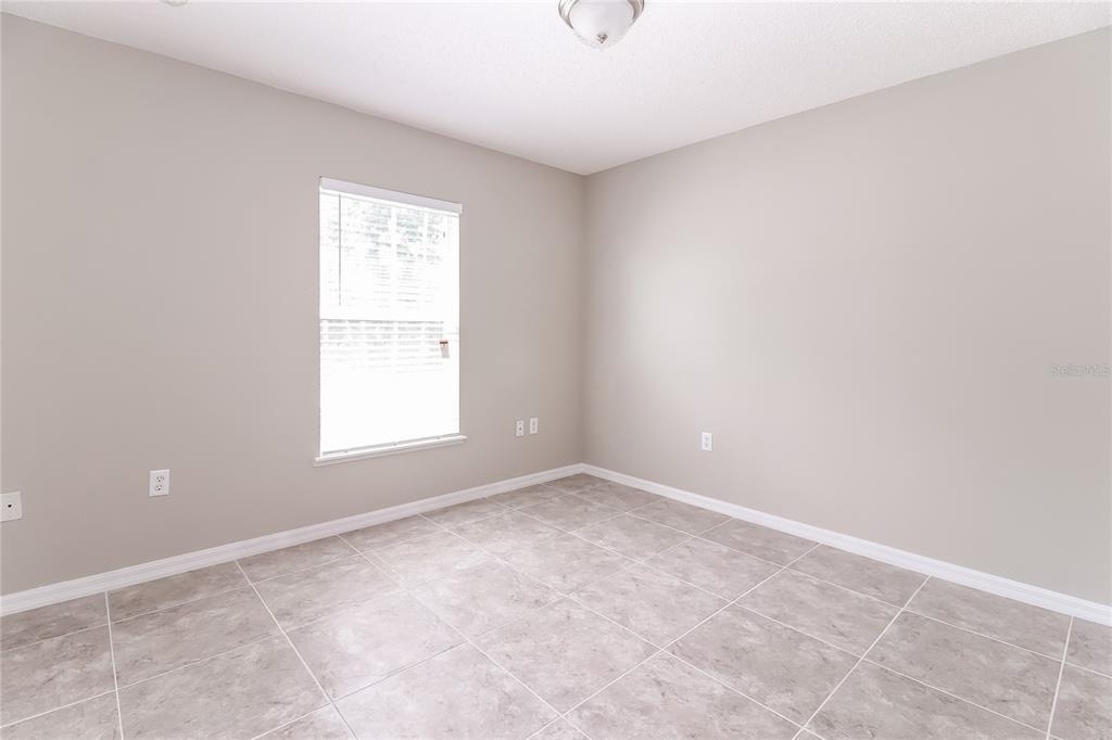 927 Cambridge Court - Photo 8