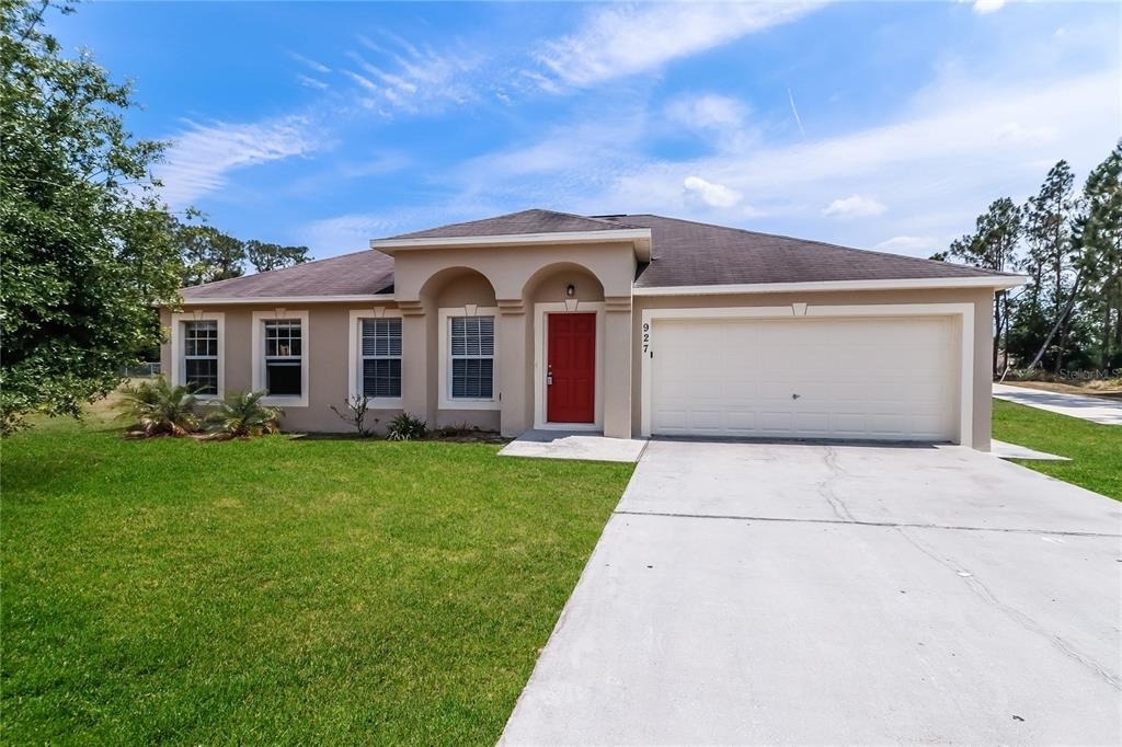 927 Cambridge Court - Photo 0