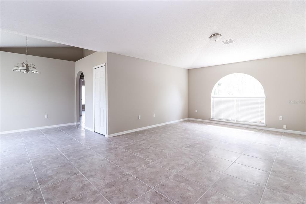 927 Cambridge Court - Photo 6