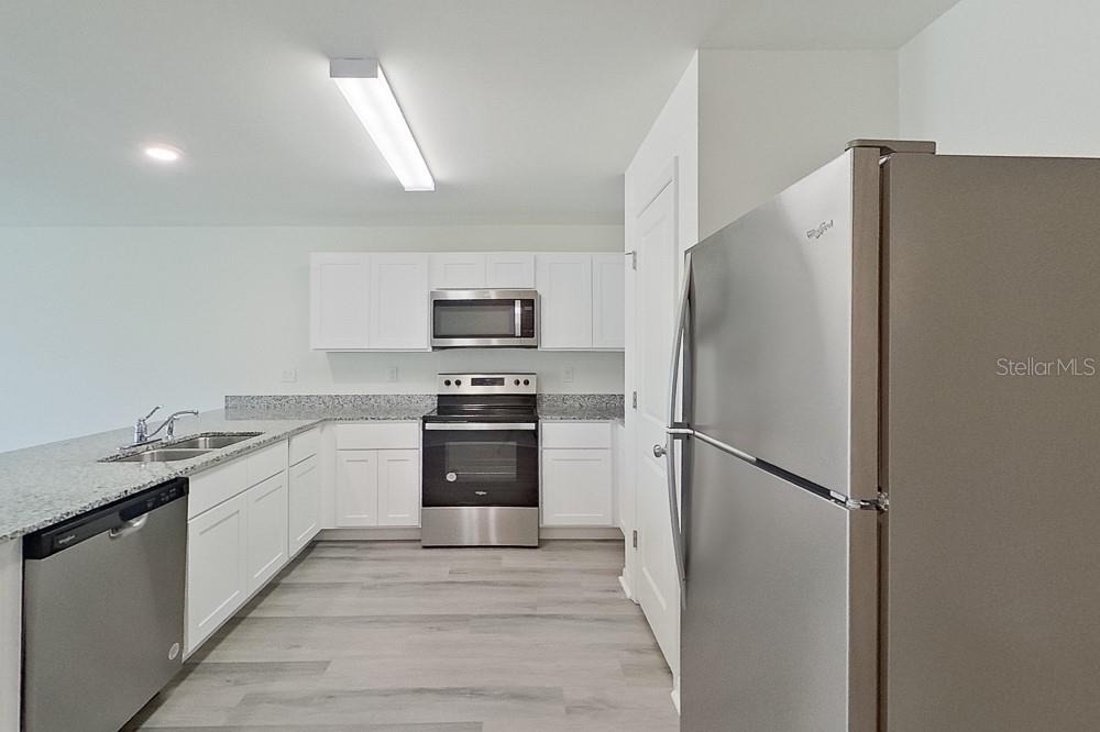 1128 Hayes Avenue S - Photo 1