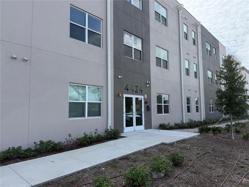 4424 S Texas Avenue - Photo 1