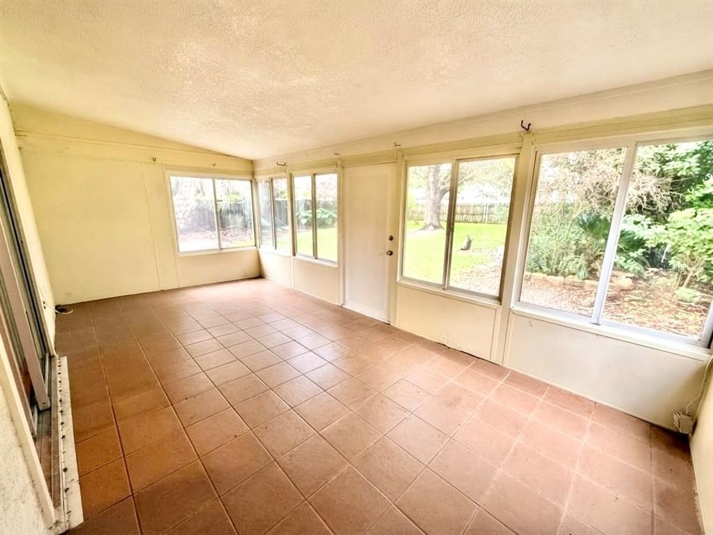113 S Deerwood Avenue - Photo 16