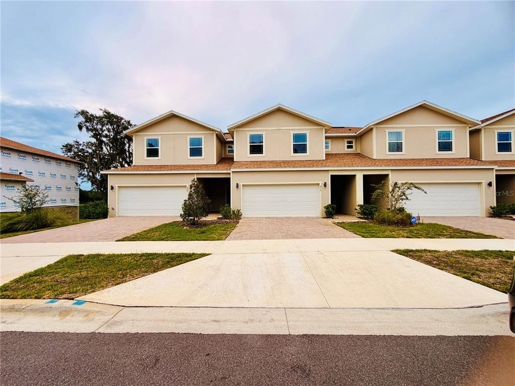 915 Lakefront Village Drive - Photo 1