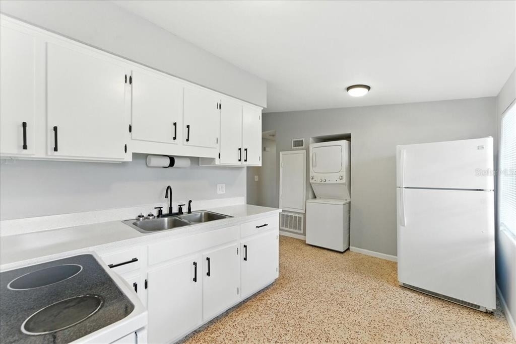 1917 Canton Street - Photo 2