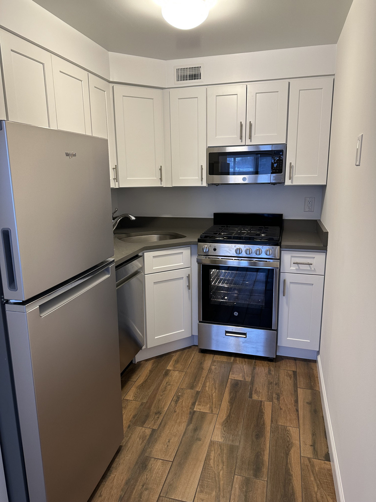 31-64 21st Street - Photo 2