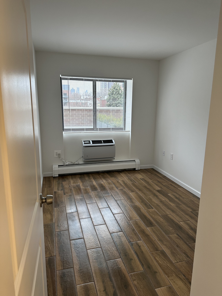 31-64 21st Street - Photo 4