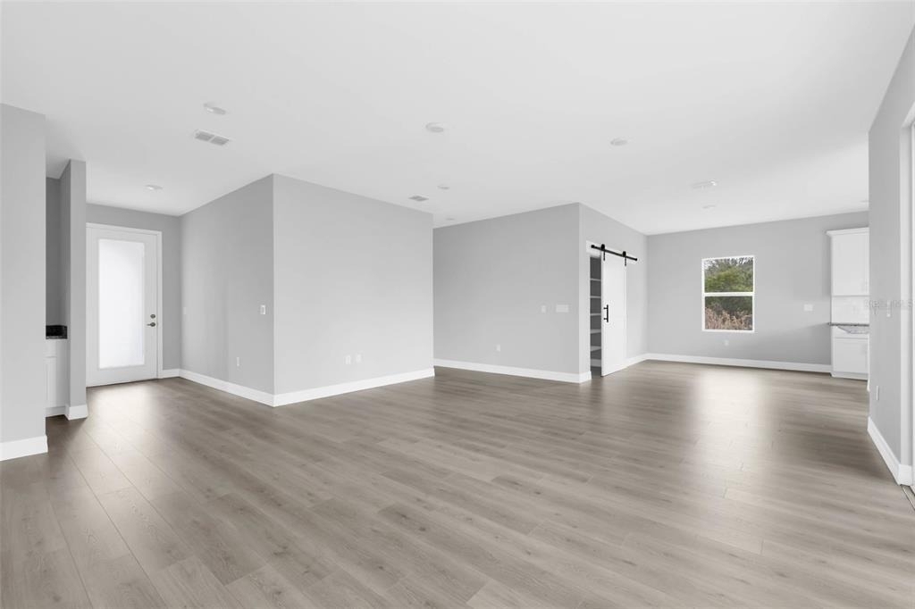 445 Loveland Boulevard - Photo 8