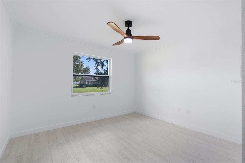 20424 Calder Avenue - Photo 18