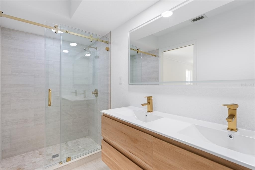 20424 Calder Avenue - Photo 11