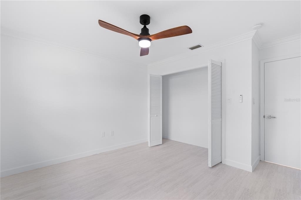 20424 Calder Avenue - Photo 17