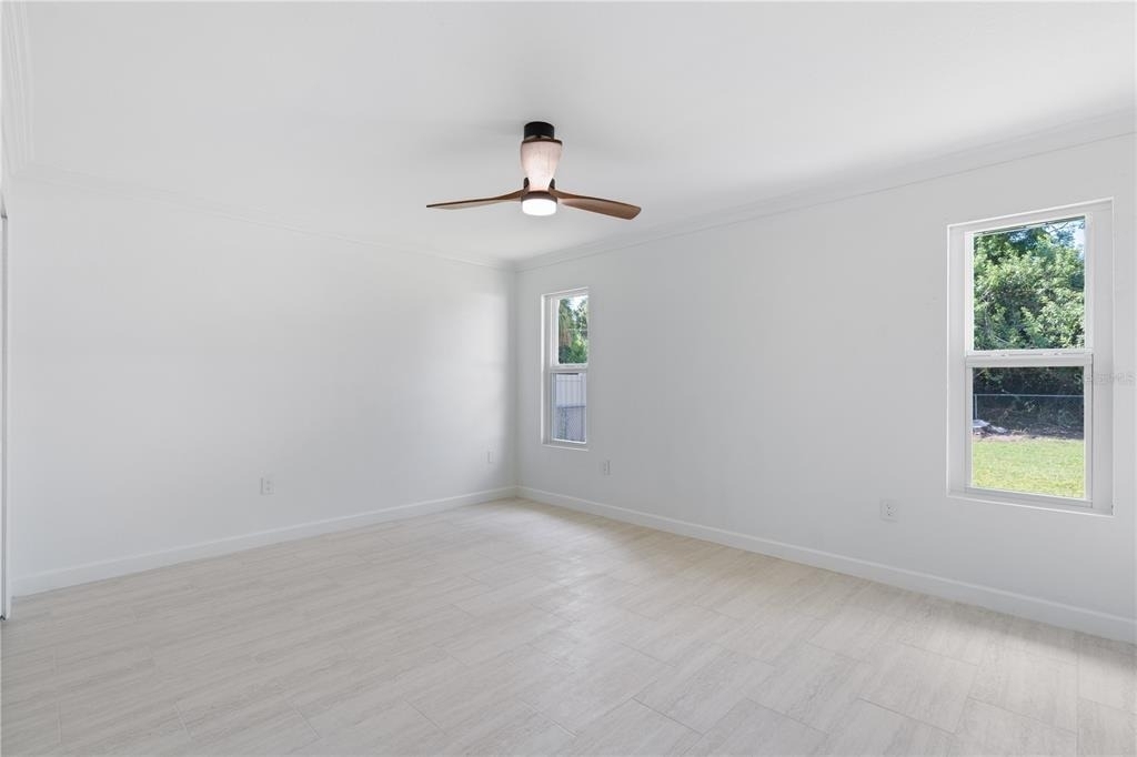 20424 Calder Avenue - Photo 13