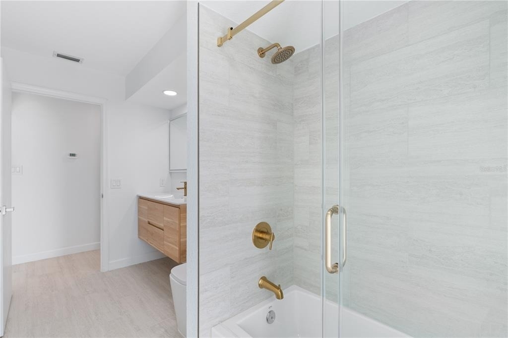 20424 Calder Avenue - Photo 15
