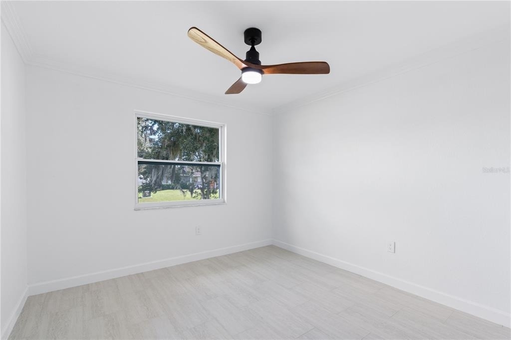 20424 Calder Avenue - Photo 9
