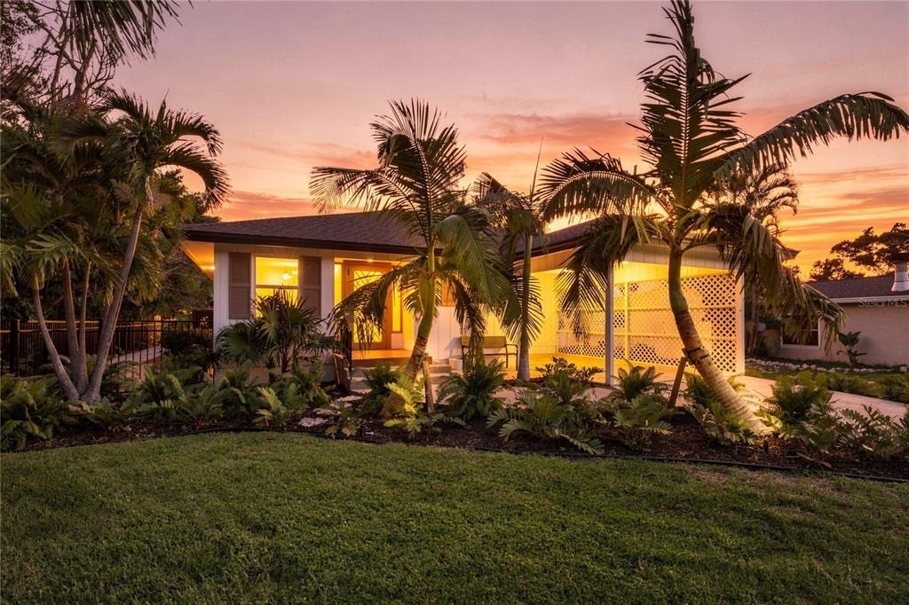 700 Longboat Court - Photo 0