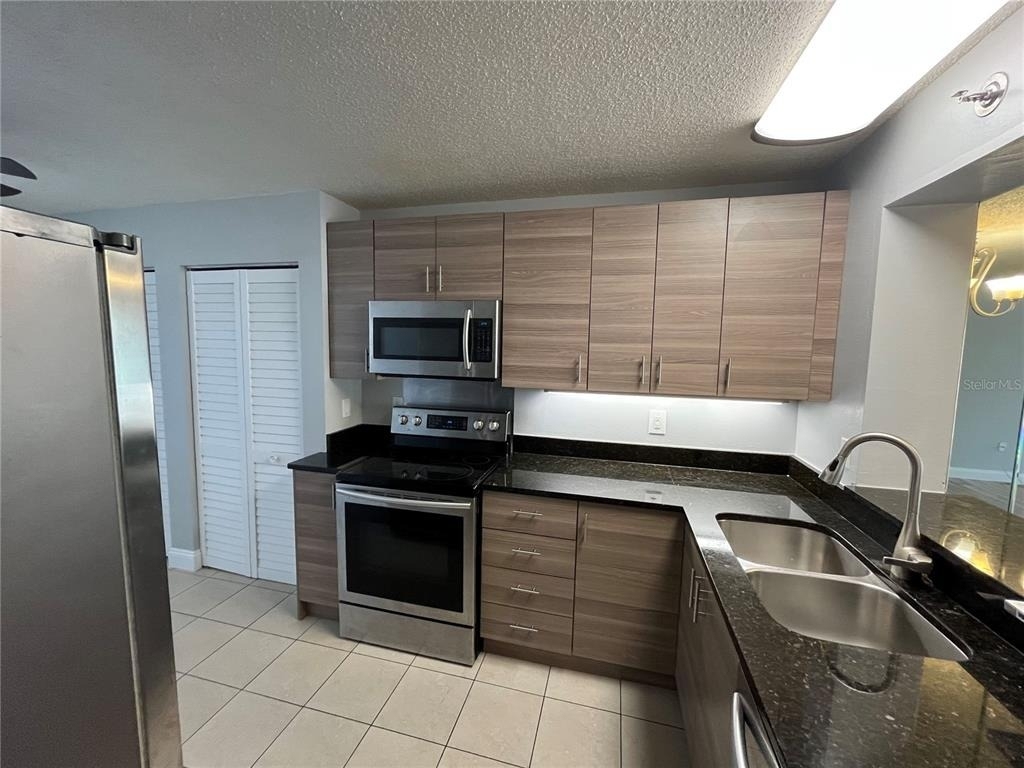 4460 Fairways Blvd - Photo 4