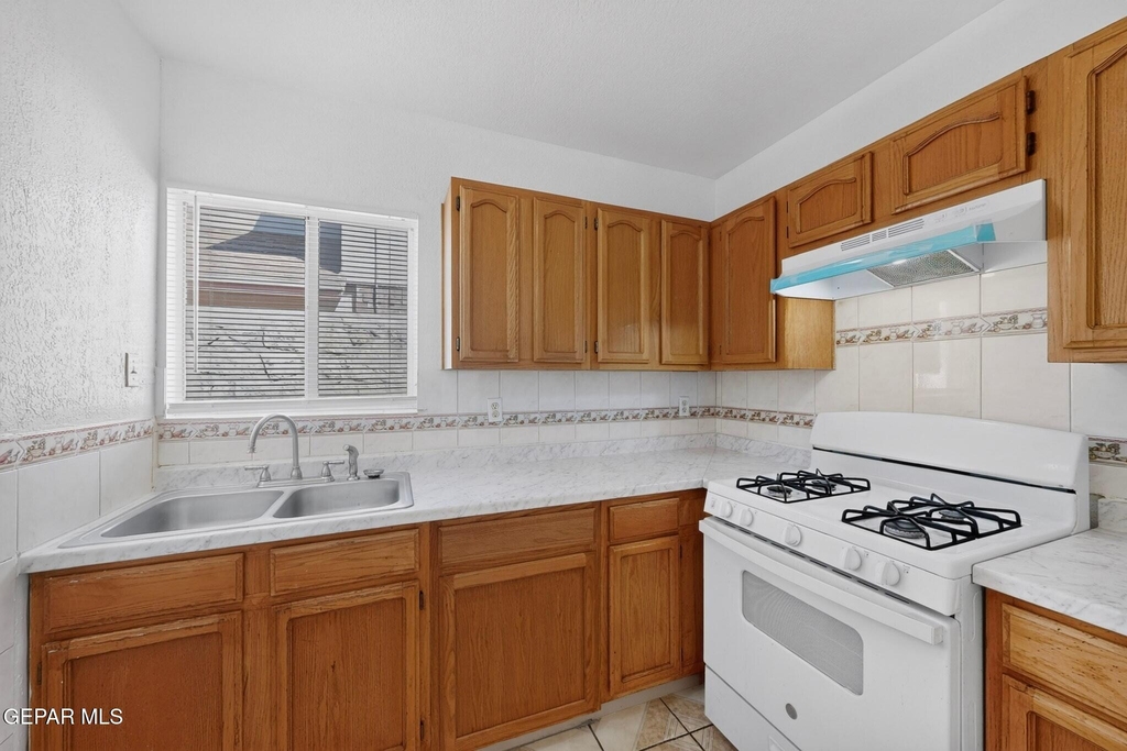 3320 Catherine Ann Drive - Photo 10
