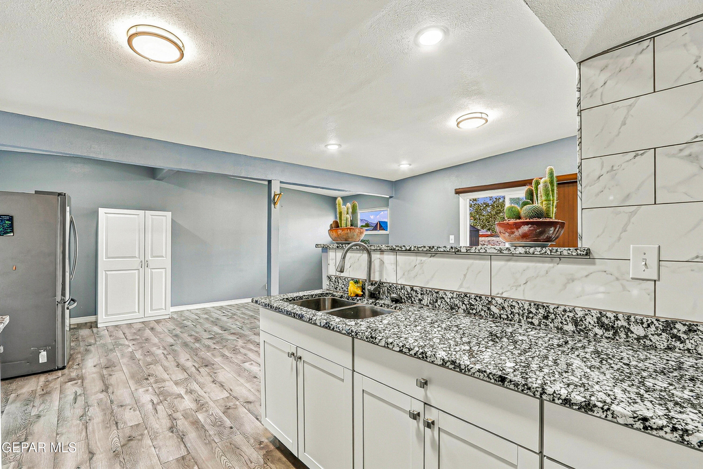 5201 Prince Edward Avenue - Photo 21
