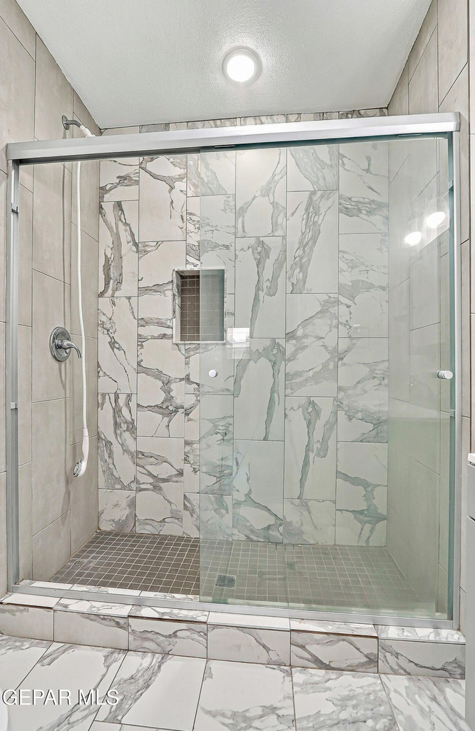 5201 Prince Edward Avenue - Photo 11