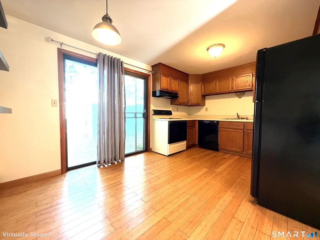 246 Woodford Avenue - Photo 3