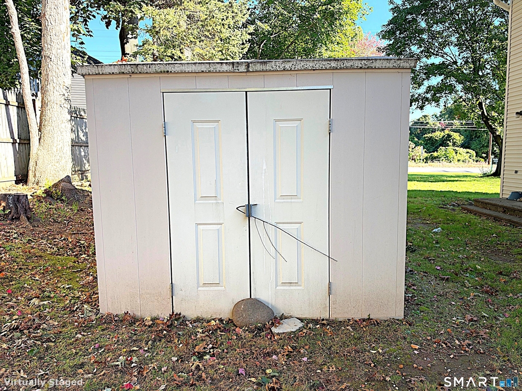 246 Woodford Avenue - Photo 17