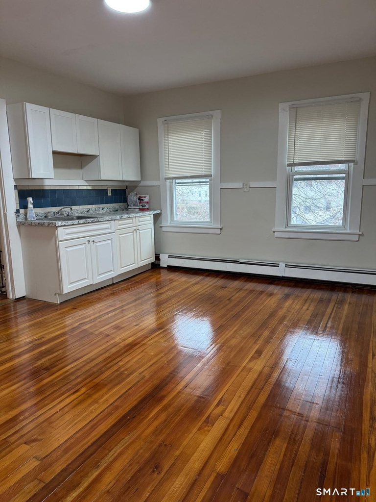328 Chapman Street - Photo 1