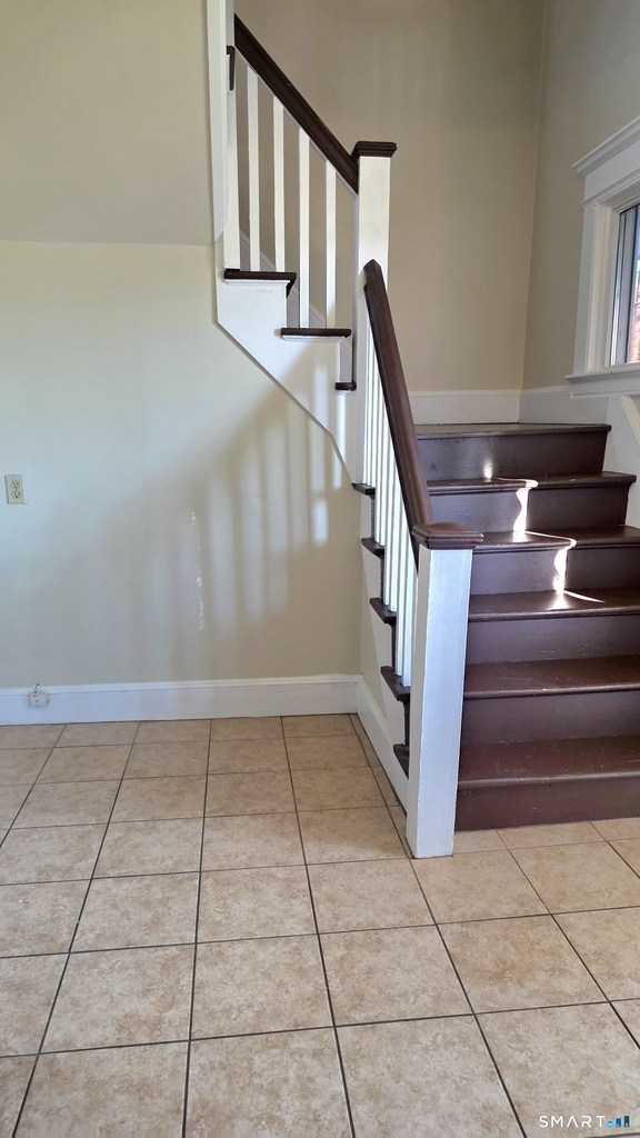 33 Ridgefield Avenue - Photo 2