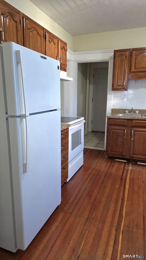 33 Ridgefield Avenue - Photo 4