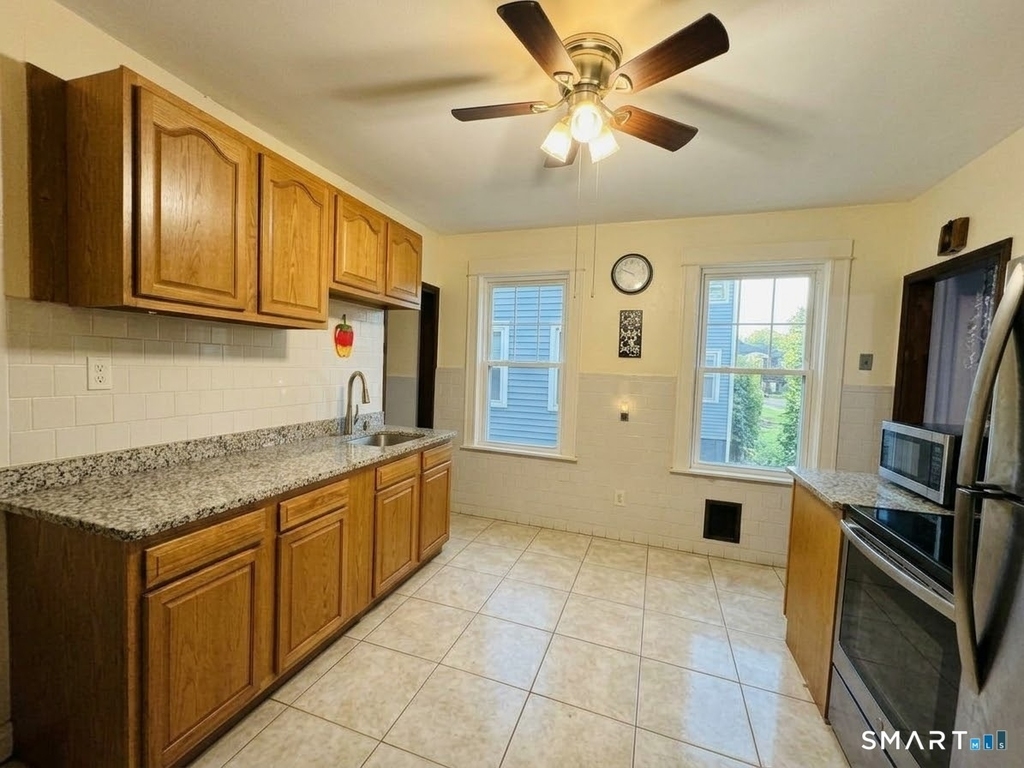 164 French Street - Photo 2