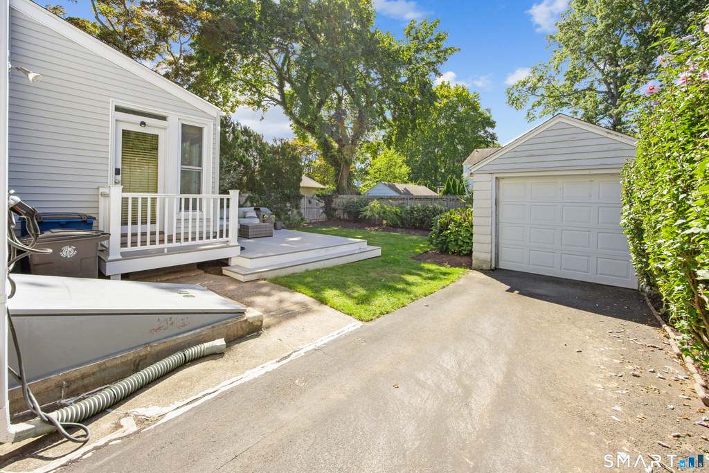 2084 Chapel Street - Photo 30